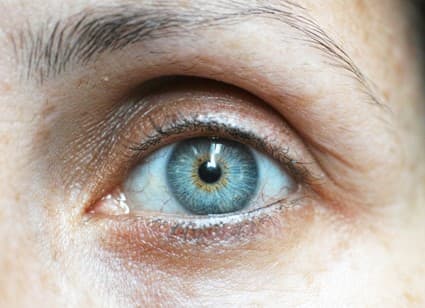 afectación del ojo por estrés